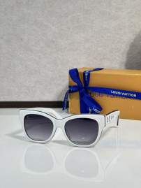 Picture of Louis Vuitton Sunglasses _SKUfw77895109fw